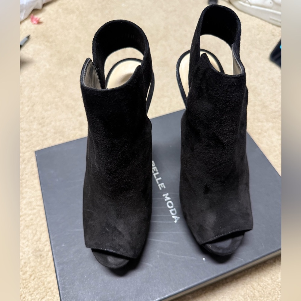 Pelle Moda size 7.5 women’s black peep toe suede booties - Picture 3 of 7